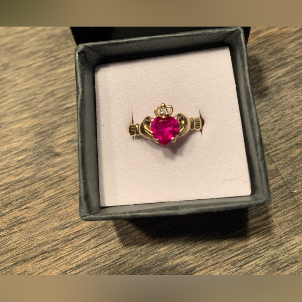 10KT Yellow Gold, Pink Sapphire and Diamond Claddagh Ring
